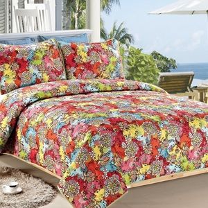 NWOT 3PC Queen Size light weight quilt set